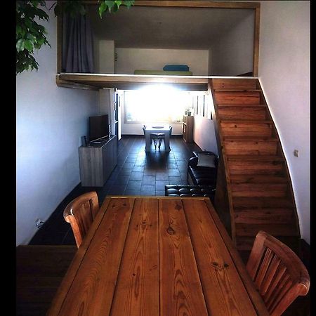 Ferienwohnung Loft Mezzanine Verriere Avec Vue Saint-Denis Exterior foto